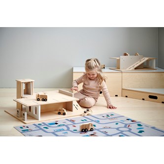 Playwood parkeringshus medium natur